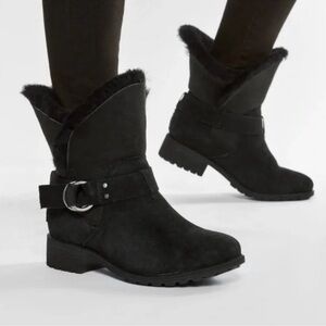 UGG "Bodie" Black Suede & Shearling Moto Style Boots, Buckle, Lug Sole, Size 8.5